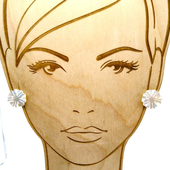 Vintage Carved Mother of Pearl Earrings, Classy Floral Bloom Clip On Shell MOP - Picture 1 of 5